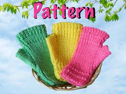 Here are some fun, free knitting patterns that are perfect to make for yourself or as a christmas gift for someone else! Free Knitting Fingerless Gloves For Children Spring Fingerless Gloves Knitting Pa Fingerless Gloves Knitted Pattern Mittens Pattern Fingerless Gloves Knitted