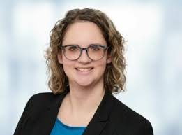 Regina Kuhn's Instagram, Twitter & Facebook