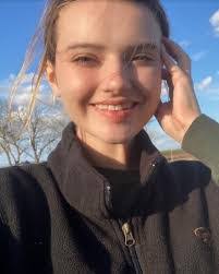 Brooke Farr's Instagram, Twitter & Facebook