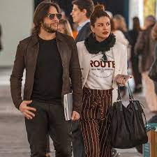 Y es que su bebé de cuatro meses, andrea, se encuentra ingresado en la clínica san josé de. Consejos Para Embarazadas Que Viajan Segun La Pareja De Joaquin Cortes Realities Mira Quien Baila Univision