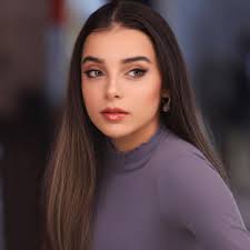 Contact Yeliz Korkmaz - Creator and Influencer