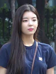 Lia from itzy might just be the cutest thing in the world, and a strawberry costume only confirms my theory. T C8vgg2wvhsvm