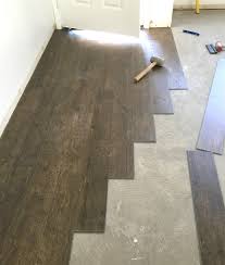 Staggered Pattern Waterproof Vinyl Plank Flooring Vinyl Plank Flooring Vinyl Plank