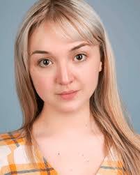 Emily Schultz's Instagram, Twitter & Facebook