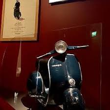 Vespa gibt es bei ebay! Torino Il Museo Del Cinema Acquisisce Ed Espone La Vespa Di Moretti La Repubblica