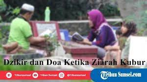 Jun 08, 2021 · hukum ziarah kubur bagi perempuan; Bacaan Dzikir Dan Doa Ketika Ziarah Kubur Lengkap Dengan Bahasa Arab Latin Beserta Artinya Tribun Sumsel