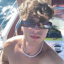 Tamara Gentile's Instagram, Twitter & Facebook