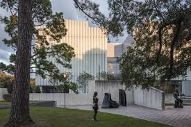 Richard barnes divides his time between commissioned work and personal projects. Nancy And Rich Kinder Museum Steven Holl Architects Arch2o Com