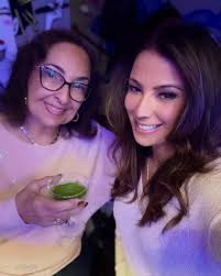 Kat! Good morning everyone. Say it back to me. 🧋🍔