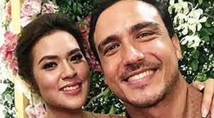 Mimin selalu percaya bahwa alam raya hanya diciptakan. Kata Kata Puitis Raisa Dan Hamish Daud Usai Lamaran News Entertainment Fimela Com