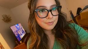 2022 🤍⁣ ⁣ The year where I continue learning to be gentle with myself. ⁣ ⁣  … and also the year I got bangs.