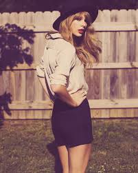 Some red carpet looks that don't get posted a lot. Picture Of Taylor Swift Taylor Swift Photoshoot Taylor Swift Red Taylor Swift Red Album