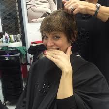 Taglio di capelli corti alla alessandra amoroso … capelli cortissimi neri … altro taglio di capelli corti alla alessandra amoroso alessandra amoroso5 300×206 make up alessandra amoroso: Alessandra Amoroso Va Di Moda Non Solo Per La Sua Musica