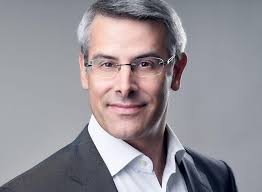 Headshot Pro Photographer for CV, LinkedIn, Corporate Company Portrait in  Geneva, Genève, Patric Pop — Creative Direction, Digital Brand Strategy,  Photography Genève, Geneva