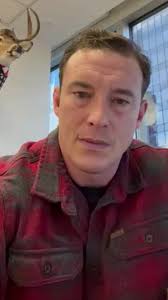 Carl Higgins News Anchor