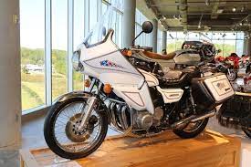 I then spent a number hours fabricating a fairing around the collector and tail pipe. A Kz1000 Sporting A Vetter Fairing And Bags Quickimage Eatsleepride