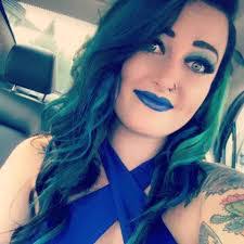 Emily Linn's Instagram, Twitter & Facebook