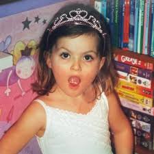 Darcey Tongue (@darcella_)