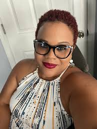 Well hello there, it's so nice to see you here! 👋🏻 Let me introduce  myself, I'm Melissa, your bubbly, energetic, supportive neighbor. I'm a  wife to an amazing man, a momma to