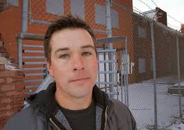 Will fish swim in an aquarium of sky blue waters?