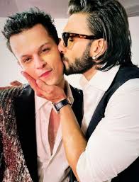 Shrey Singhal's Pre-Wedding Ceremonies: Watch Ranveer Singh And Janhvi  Kapoor's Fiery Performances