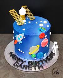 Planet Cake Food Drinks Homemade Bakes On Carousell