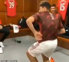 480x214 px download gif celebracion, celebrando, danza, or share danser, dance, feier, soccer, celebration, foot, baile, juventus, baila. Dan James Und Paul Pogba Nehmen Sie Teil An Tanz Off Nach Man United Gewinnt Gegen Bournemouth Aktuelle Boulevard Nachrichten Und Fotogalerien Zu Stars Sternchen