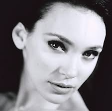 ALI MOSS Female Model Profile