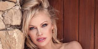 Pamela Anderson Teaches You How to Master #PamCore