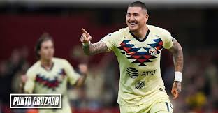 Nicolás is a fighter, he doesn't save his energy to recover the ball, even if sometimes he did too hard tackles. Nicolas Castillo Podria Recibir Una Manito De Boca Juniors