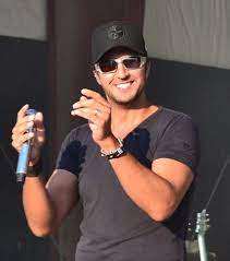 Hat And Sunglasses Hot Luke Bryan Music Luke Bryan Country Singer