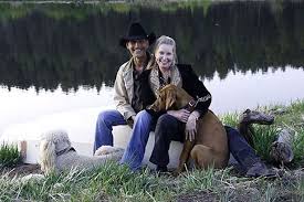 Patrick swayze, left, and lisa niemi pose for photographers at a movie premiere on dec. Patrick Swayze S Widow Lisa Niemi Remarries Almost 5 Years After His Death Mirror Online