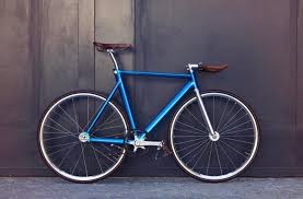 Electric Blue Fixie W Brown Leather Seat Handlebars Schindelhauer Bicycles Tumblr Pingonow Allaboutnow Blue Bikes Fixed Gear Bike Bicycle