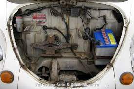 スバル360カスタム スタンダード廃車体 フロントフード内の状況 スペアタイヤなしの状態 2012 11 10撮影 クリックで大きく表示 スバル スバル360 タイヤ