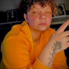 Bailey Abbott's Instagram, Twitter & Facebook