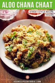 Aloo Chana Chaat In 2020 Chaat Recipe Indian Food Recipes Vegetarian Chana Chaat Recipe
