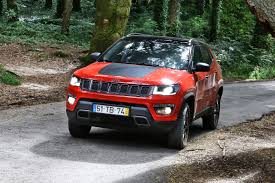Its cockpit and cabin are specially designed to keep you comfortable everywhere, on city roads and uneven terrains. Jeep Compass Trailhawk 2017 Review Car Magazine