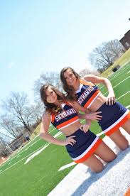 Cheerleading Twins Pose College Senior Photo Cheerleading Poses Cute Cheer Pictures Twins Posing