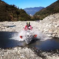 天氣好玩水寮k超爽der 我愛cb300r cb300r honda caferacer offroadbike scrambler scramblerstrackers landmarks natural landmarks everest