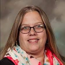 Carrie Lemon's Instagram, Twitter & Facebook