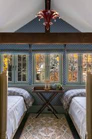 A Chic Colorado Chalet By Leta Austin Foster The Glam Pad Cabin Interior Design Guest Bedroom Decor Traditional Bedroom Decor