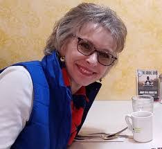 Lori Farris's Instagram, Twitter & Facebook