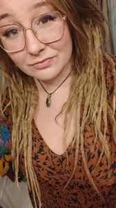 Ashley Schaffer's Instagram, Twitter & Facebook