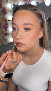 Oh I love a good wedding! 💍👰🏻‍♀️ congratulations to my stunning bride  @_chlo.marsh and your beautiful little family! You looked absolutely  gorgeous 🤍🕊️ Thank you for asking me to do your make