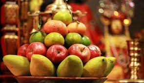 Mâm ngũ quả thường là một chiếc mâm bằng gỗ tiện, sơn son, có chân và được gọi là mâm bồng. Mam NgÅ© Quáº£ Ngay Táº¿t 2021 Cach Trinh Bay Va Sai Láº§m Cáº§n Tranh