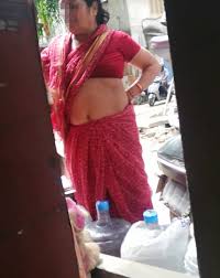 Mature lady deliberately exposing her navel – Porn Pix Heaven