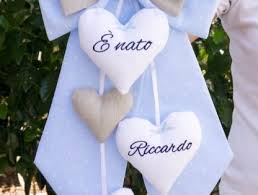 Fiocco Nascita Con 4 Cuori Pendenti Per Riccardo Il Vero Made In Italy Nascita Cucire Cose Per Bebe Ghirlanda Fatta All Uncinetto