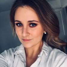 Alice Wren's Instagram, Twitter & Facebook