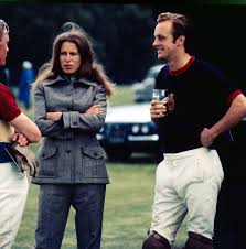 Hidden for almost four decades, intimate details about an affair involving princess anne's former husband, captain mark phillips, were revealed by new idea. True Story Of Princess Anne S Relationship With Andrew Parker Bowles In The Crown