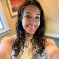 Ellen Gaskill's Instagram, Twitter & Facebook